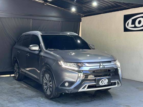 MITSUBISHI OUTLANDER 2.0 MIVEC GASOLINA HPE AUTOMÁTICO